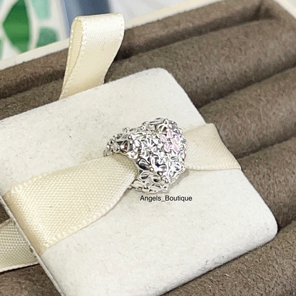 New Pandora Mom Daisy Heart Charm - Picture 5 of 8